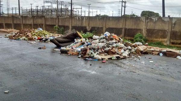 Diversos bairros de Aracaju continuam com coleta de lixo irregular. Confira fotos