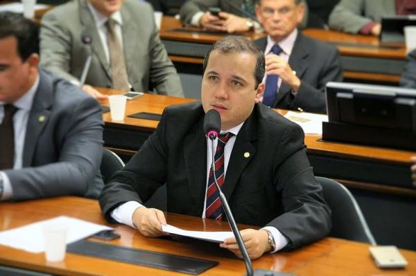 Valadares Filho é indicado para quatro comissões permanentes