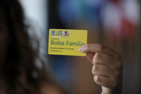 Publicado decreto que autoriza reajuste de 9% no Bolsa Família