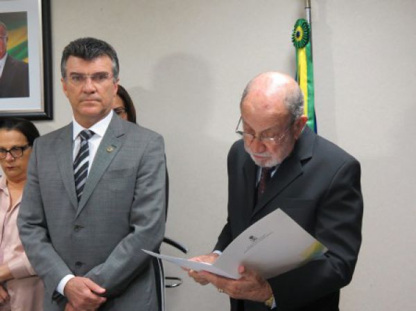 Garibalde Mendonça toma posse como presidente da Alese