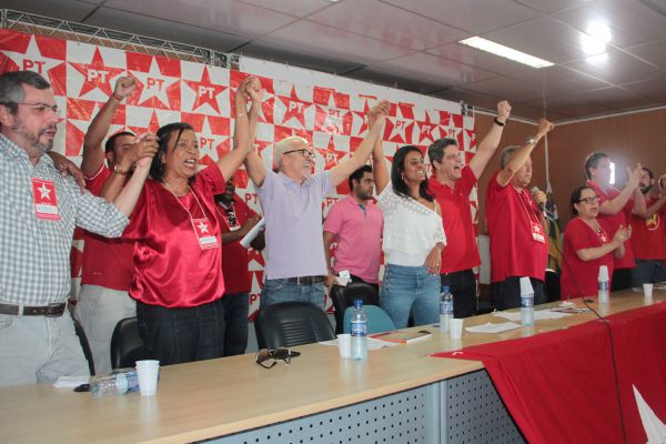 PT oficializa apoio à pré-candidatura de Edvaldo Nogueira e Eliane Aquino