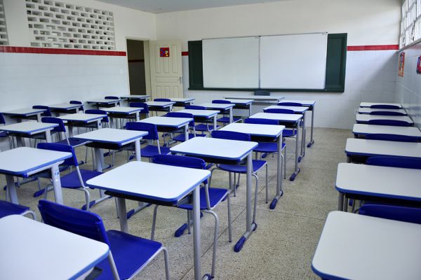 Governo entrega na região Sul mais três escolas totalmente reformadas e ampliadas