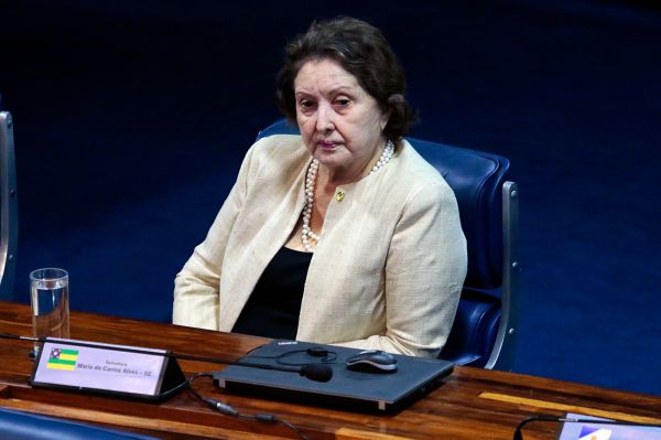 Maria do Carmo diz que votou com consciência pelo afastamento de Dilma