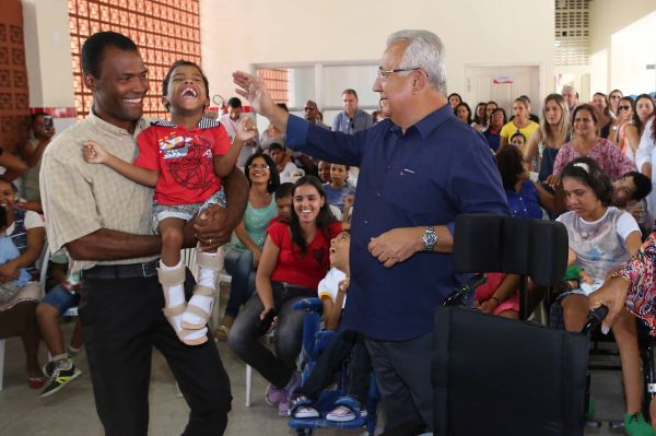 Jackson investe R$ 3 milhões em escolas estaduais de Aracaju