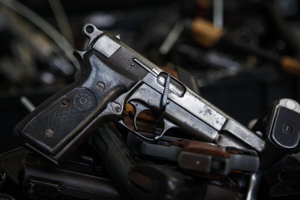 Agentes socioeducativos poderão ser autorizados a portar arma de fogo