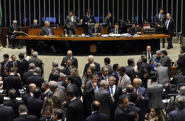 Crescem as faltas na Câmara; confira a assiduidade dos deputados de Sergipe