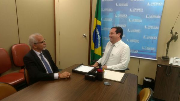 Edvaldo pede ajuda ao André Moura para obter recursos do Governo Federal