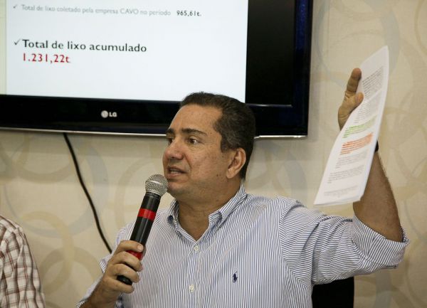 “A prefeitura não tem preferência por nenhuma empresa”, afirma Mendonça Prado