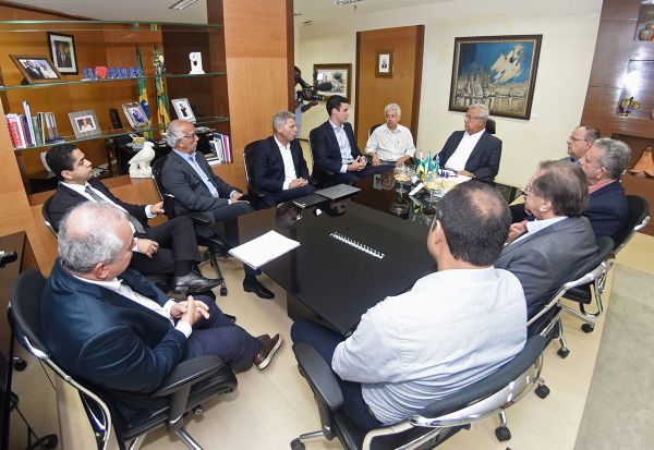 Jackson defende maior participação de empresas sergipanas na obra da Termoelétrica Porto de Sergipe