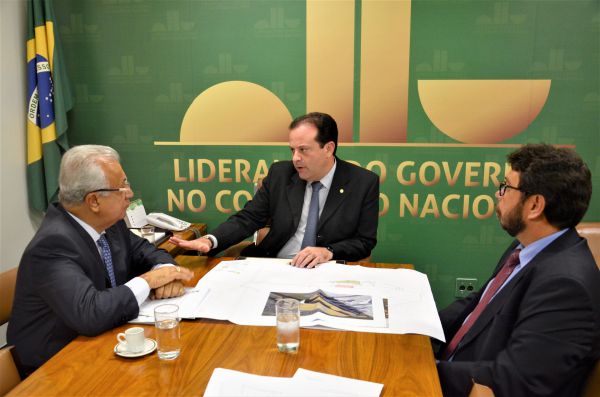 André Moura e Jackson Barreto discutem projetos para Sergipe