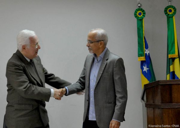 Netônio Machado assume presidência da Emsurb