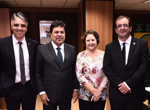 Fábio Reis convida ministro da Educação a visitar Sergipe