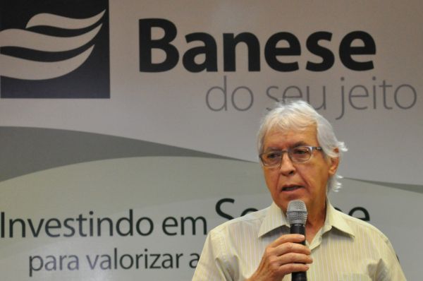 Governo lança linha de crédito do Banese entre as ações de combate à seca no Alto Sertão