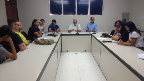 Moritos Matos e alunos relatam a Jorge Carvalho problemas do Conservatório de Música