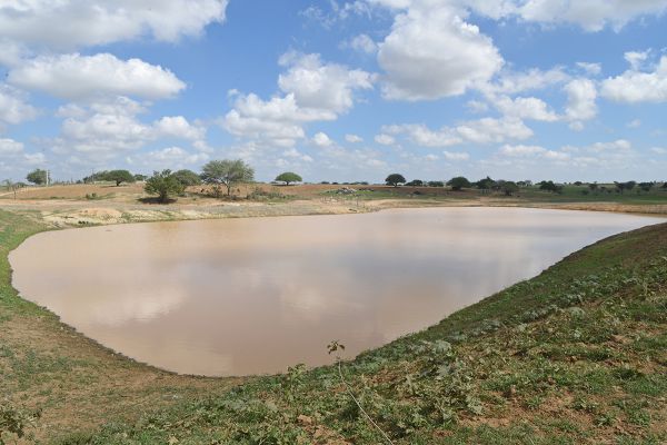 Governo recupera 12 barragens no estado