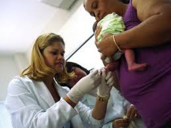 Teste do pezinho: só 1/3 das crianças nascidas em Sergipe fizeram o exame dentro do prazo