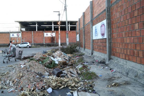Prefeitura fiscaliza o descarte irregular de lixo em Aracaju