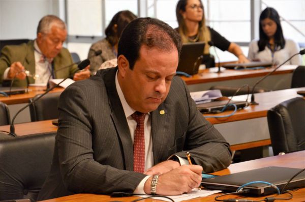 “Não me falta coragem para enfrentar desafios”, diz André Moura sobre possível candidatura ao governo