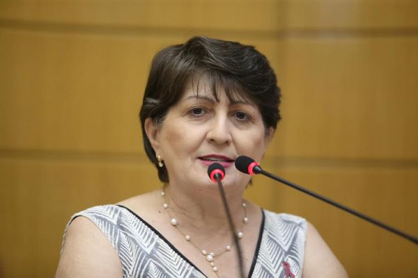 Maria Mendonça lamenta fim das farmácias populares