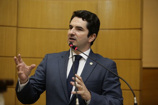 Gustinho Ribeiro solicita reforma de ponte no município de Salgado