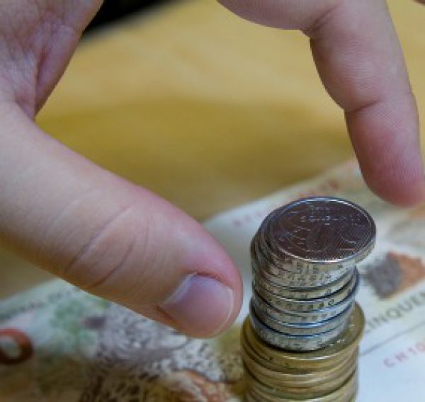 Previsão de salário mínimo para 2018 é de R$ 969