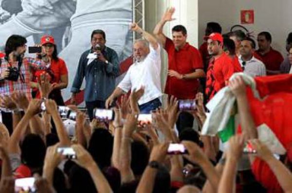 Lula se despede de Sergipe e diz que não tem ódio de Moro