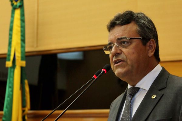 Luciano Pimentel repudia privatização da Caixa