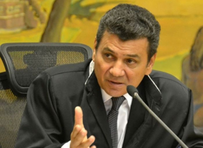 Ulices Andrade critica falta de diálogo de Clóvis Barbosa