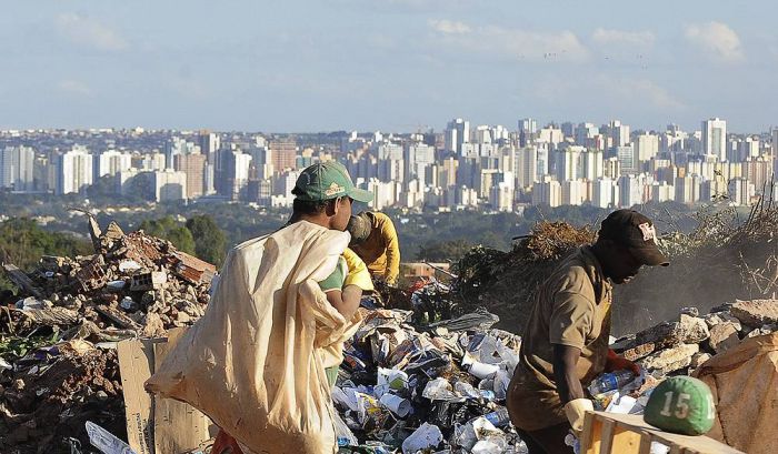 Brasil: Número de pessoas abaixo da linha de pobreza pode ter aumentado em 8 milhões
