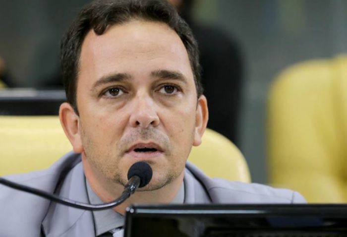 Projeto que prevê redução no recesso dos vereadores será reapresentado em 2018
