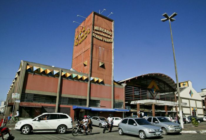 Mercado Albano Franco fecha para limpeza geral na segunda-feira, 15