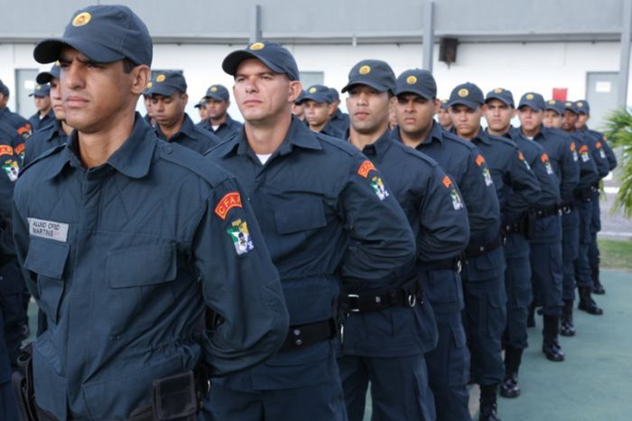 Ministro afirma que após a aprovação da reforma, fará plano para que militares se aposentem mais tarde