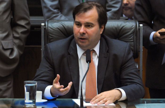 Rodrigo Maia defende alterações do Senado em projeto que regulamenta aplicativos de transportes