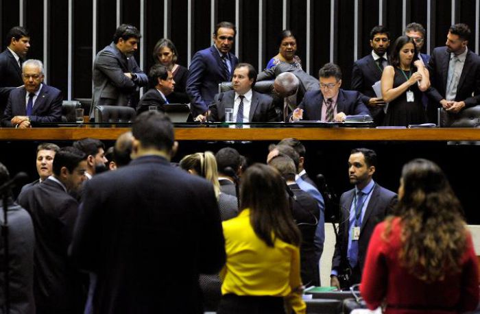 Câmara aprova cassação de habilitação do motorista de veículo usado em receptação ou contrabando