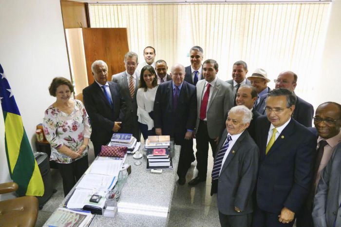 Jackson se reúne com bancada sergipana em Brasília para discutir alternativas ao fechamento da Fafen