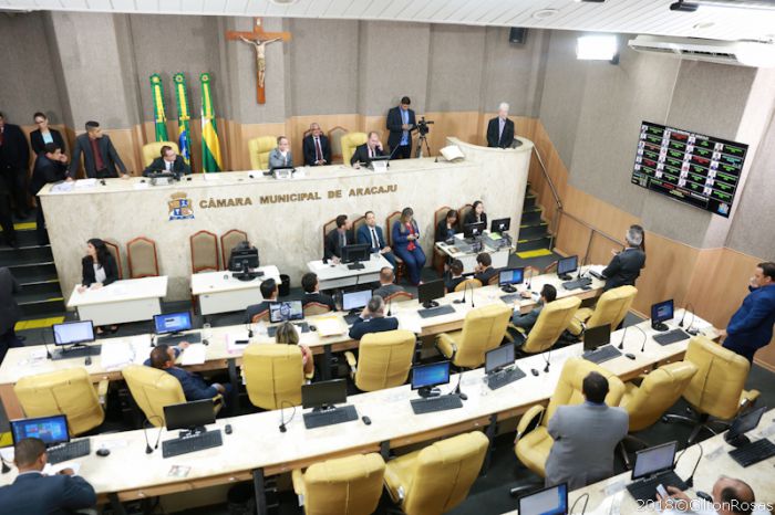 Câmara Municipal de Aracaju mantém quatro vetos do Poder Executivo e derruba um