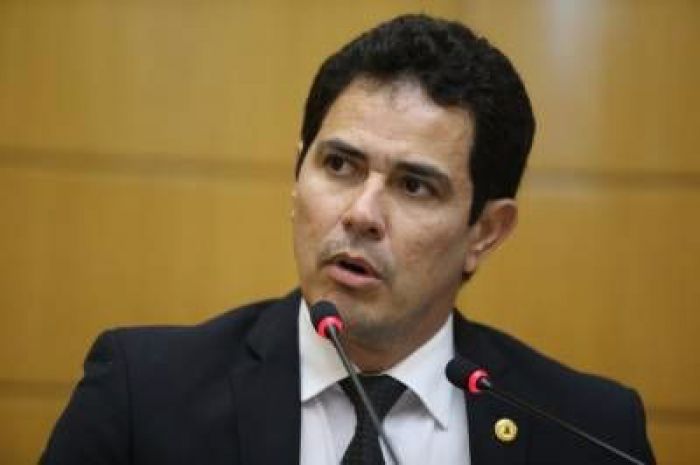 Robson Viana pede políticas públicas de prevenção na Saúde