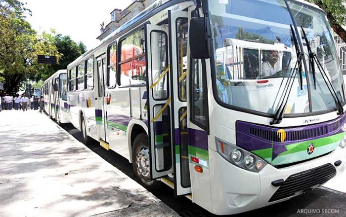 150 ônibus deixam de rodar em todas as linhas