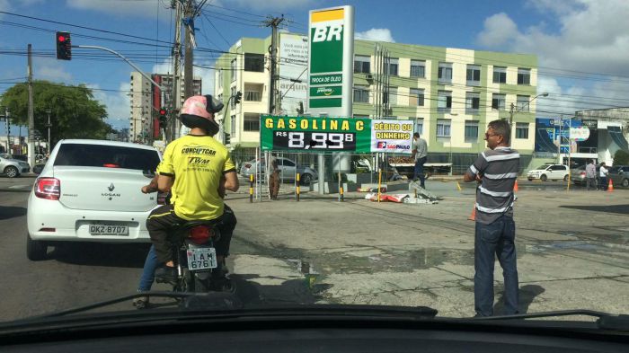 Fake News: Não existe posto cobrando R$ 8,99 pela gasolina em Aracaju