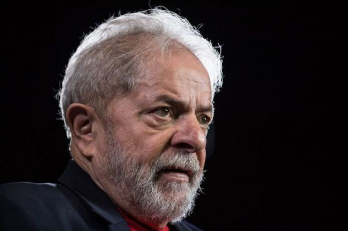 Mesmo preso, Lula permanece na liderança pela disputa presidencial