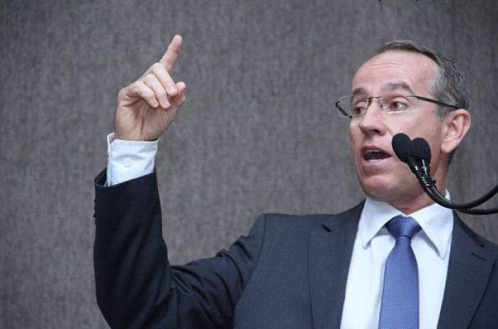 Nitinho será o prefeito de Aracaju pelos próximo 10 dias