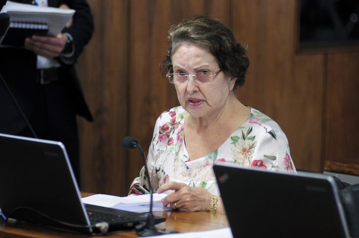 Senadora lamenta estado de abandono da Orla de Atalaia