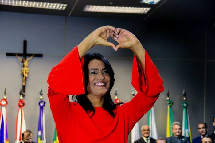Eliane diz que desistiu de candidatura a federal para não rachar o PT