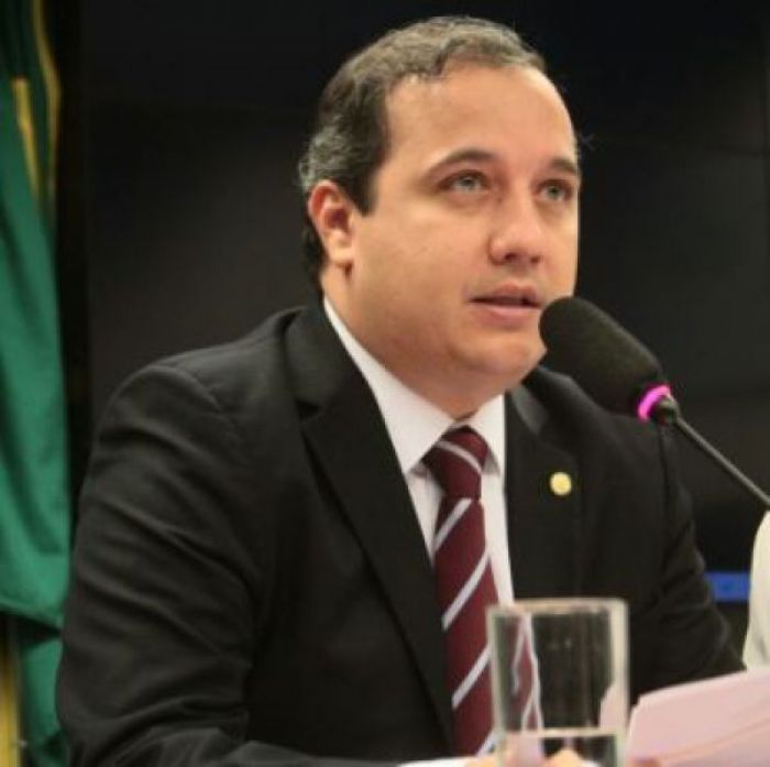 Valadares Filho acompanha convenções do PSB e de partidos aliados