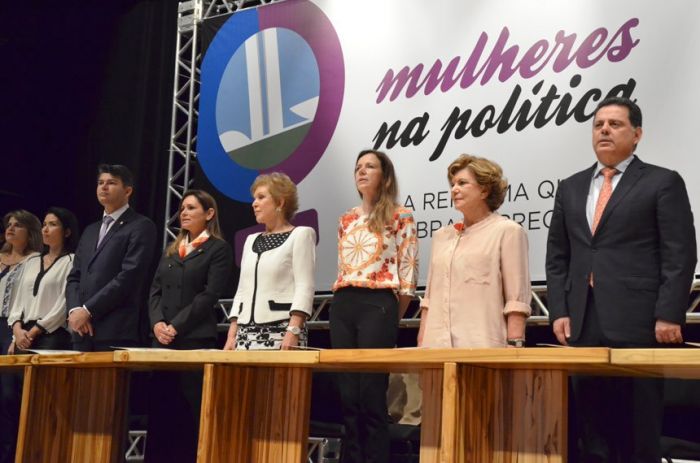 Dos 27,4 mil registros de candidaturas, 8,4 mil são de mulheres