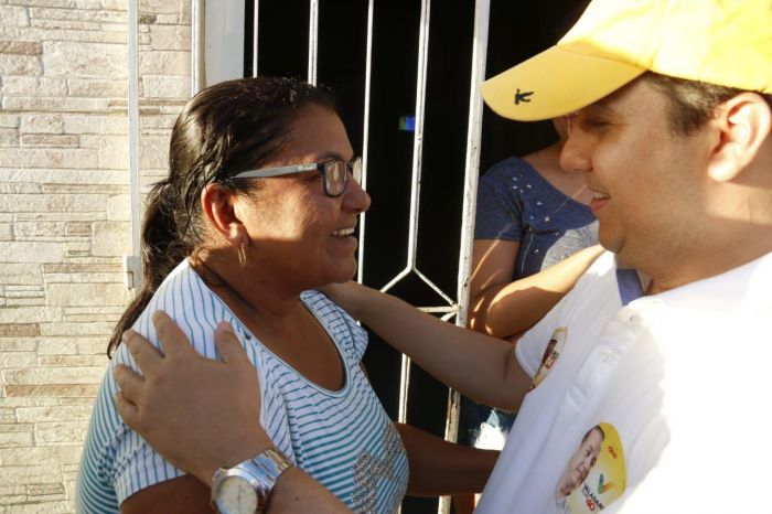 Valadares Filho faz carreata no sul sergipano