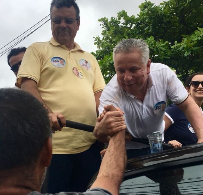 Henri Clay realiza carreata e recebe apoio dos sergipanos