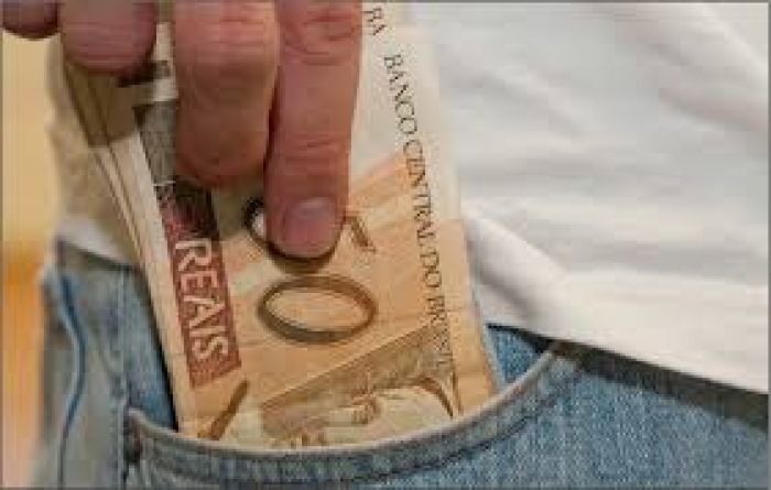 Orçamento 2019: salário mínimo deve passar de mil reais pela primeira vez