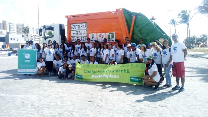 Fundação Ecoar apoia ação mundial que recolheu mais de 1 tonelada de lixo na Orla da Atalaia