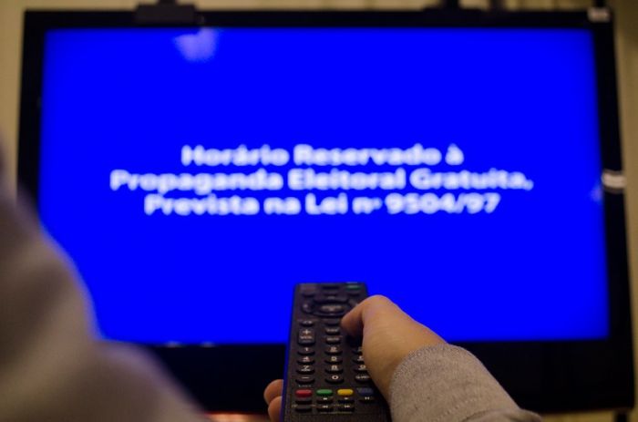 TV é mais forte do que redes sociais para decidir voto, aponta pesquisa